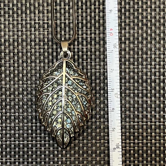 Sparkly Gunmetal Silver-tone Leaf Pendant and Necklace - Picture 9 of 10